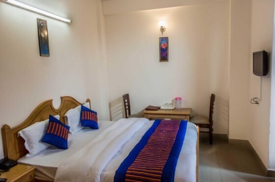 OYO Rooms GK N Block Market