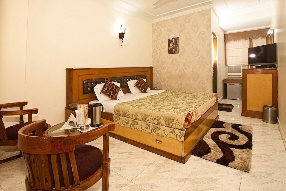 OYO 329 Hotel C-Park Inn