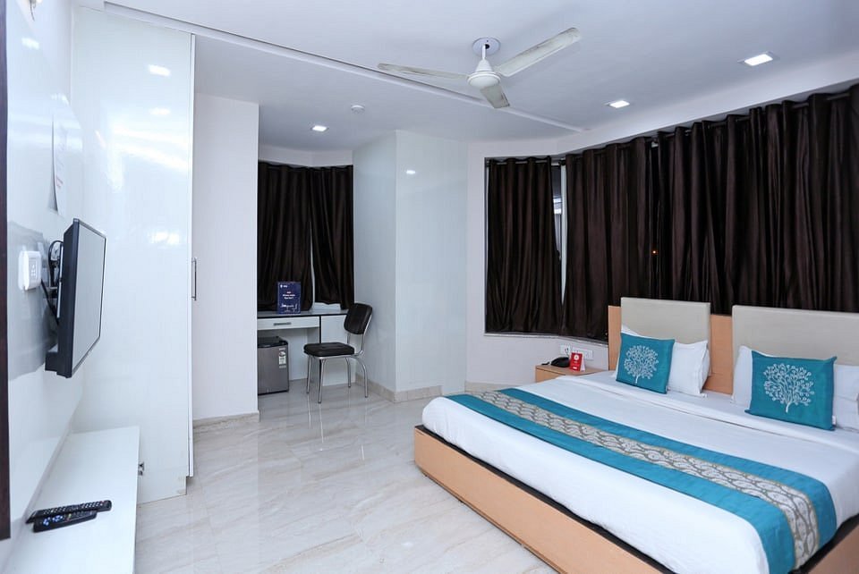 Capital O 8305 Blessings Inn Hotel and Banquet