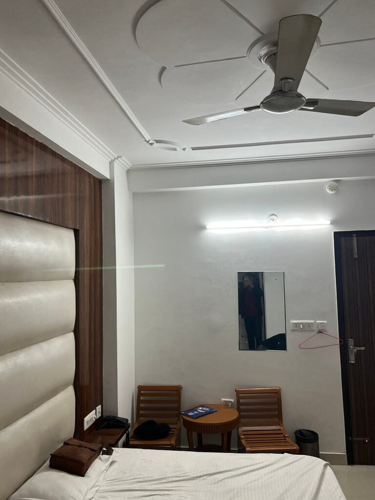 Airport Hotel Earth
