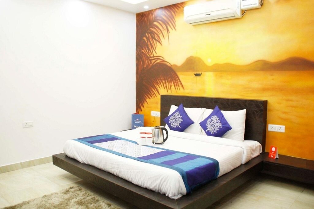 OYO 14385 Golden Petal Rooms