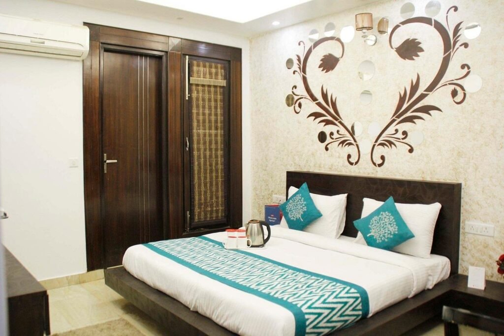 OYO 14385 Golden Petal Rooms
