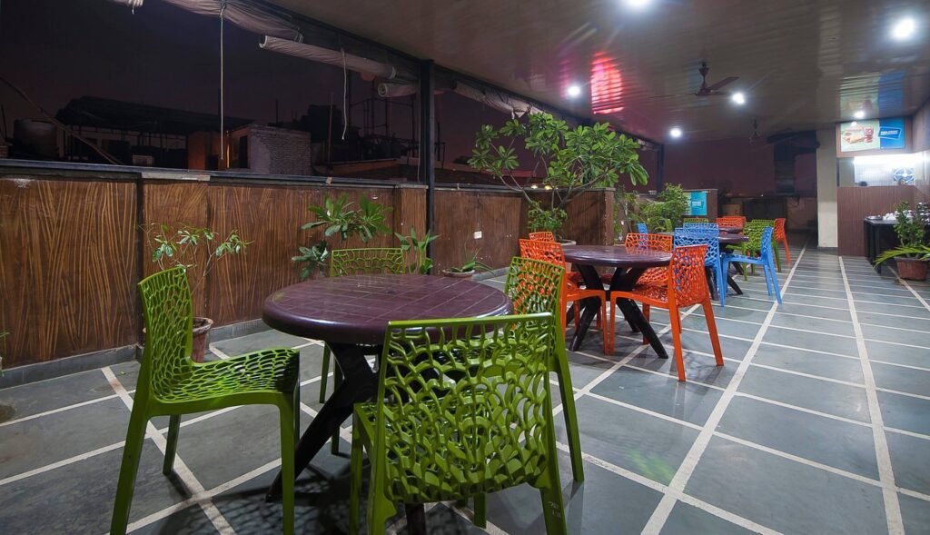 OYO 26953 Krishna Plaza